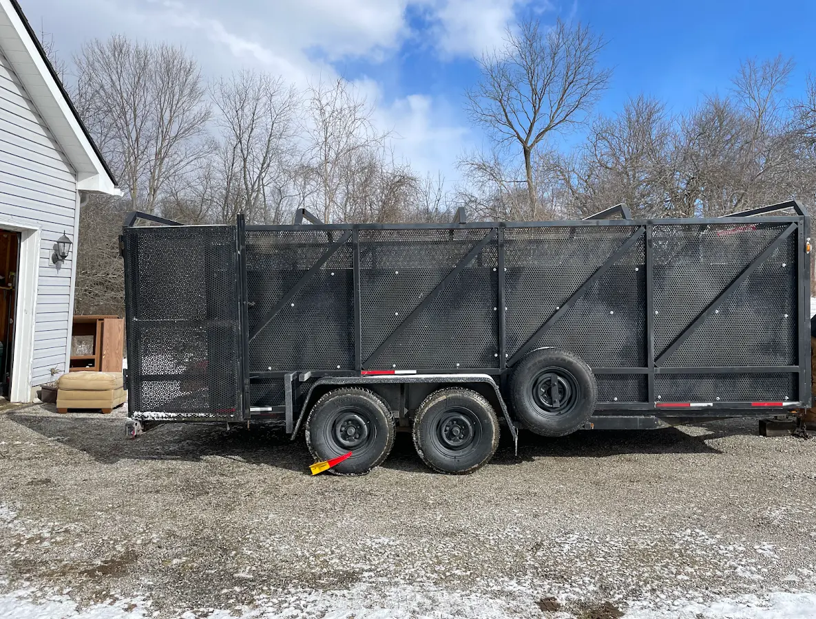 2 Yard Dumpster Rental in Williamsburg, FL